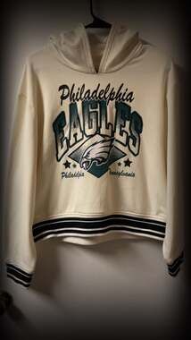 Champion x NFL Philadelphia Eagles Women's Cream Cropped Pullover Hoodie